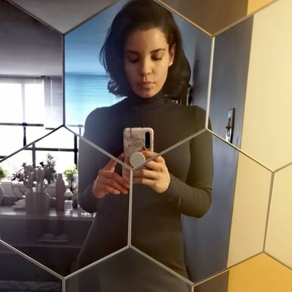 Meet your Posher, Lara